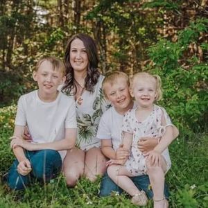 Meet your Posher, Connie